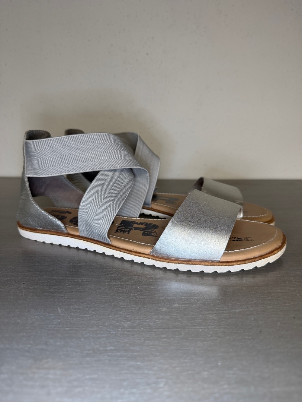 Sorel Ella II Womens Size 9 Metallic Silver Leather Sandals Flats Shoes
